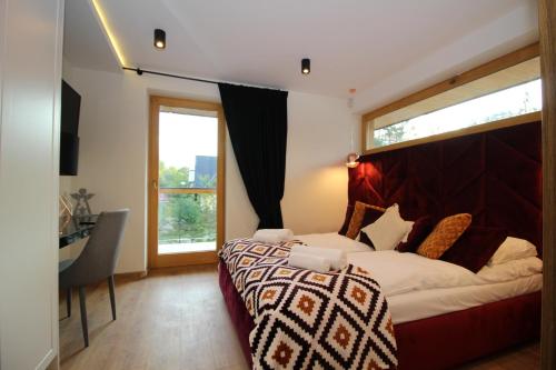 One-Bedroom Apartment with Mountain View image 10
