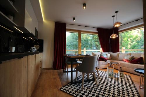 One-Bedroom Apartment with Mountain View image 8