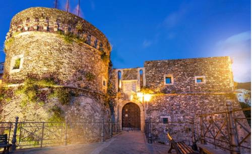 Pizzo Beach Club by Maralp