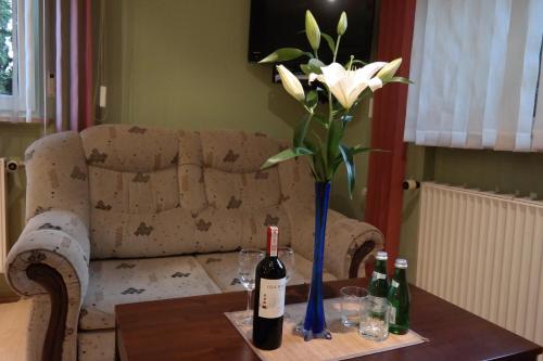 VillaMirage - image 2