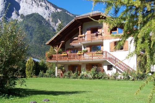 Location g�te, chambres d'hotes Le Chalet Carpe Diem dans le d�partement Is�re 38