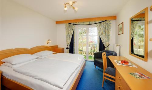 1 queen bed