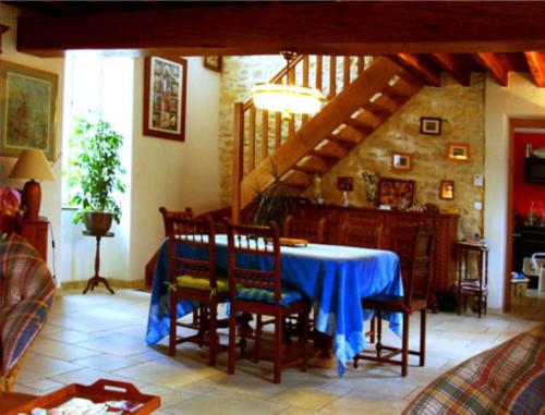 Restorāns, La Parisienne des Amognes in Montigny-aux-Amognes