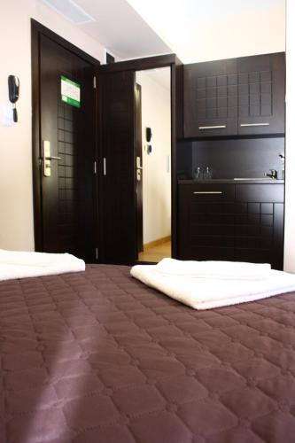 CityHome Aparthotel - image 8