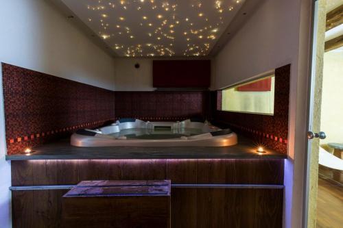 جاكوزي, Hotel Walser Courmayeur in مركز مدينة كورمايور