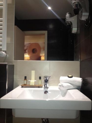 Hotel Ariane Montparnasse by Patrick Hayat, Paris (Foto 9)