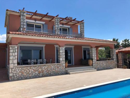  Villa Yiannis, Ferienwohnung in Klísmata