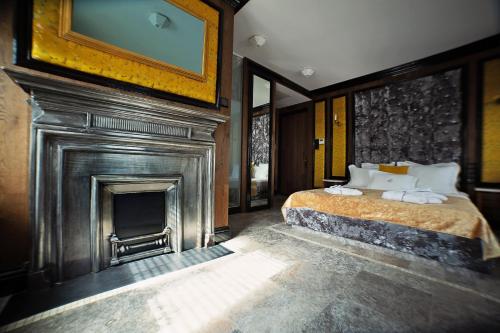 Mala Anglia Deluxe Rooms & SPA