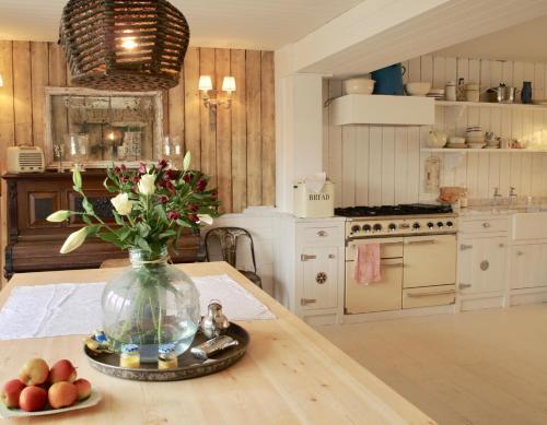 Beach House. Camber Sands. Sleeps 12