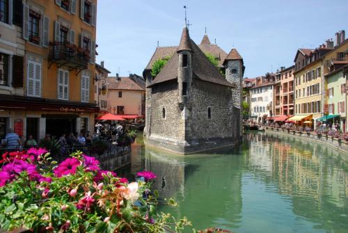 The One Suite Annecy