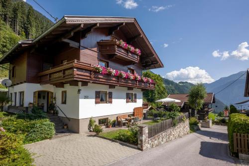 Haus Liane - Apartment - Finkenberg