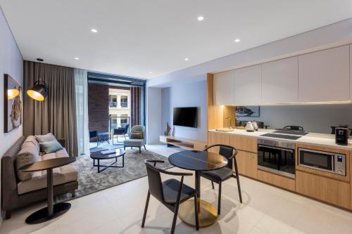 SKYE Suites Sydney - image 6