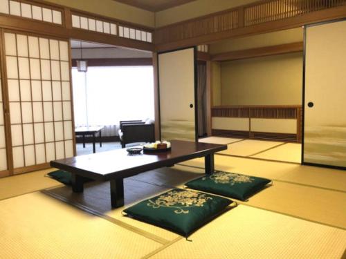 Hotel Oonoya Hotel Oonoya is perfectly located for both business and leisure guests in Atami. The property offers a wide range of amenities and perks to ensure you have a great time. Service-minded staff will welc