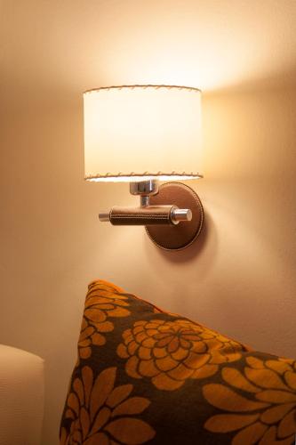 Twin Room image 4
