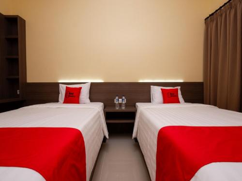Twin Room image 2
