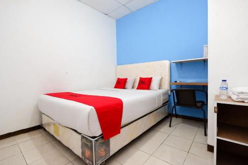 RedDoorz Near Kota Lama Semarang - Kec. Tegowanu