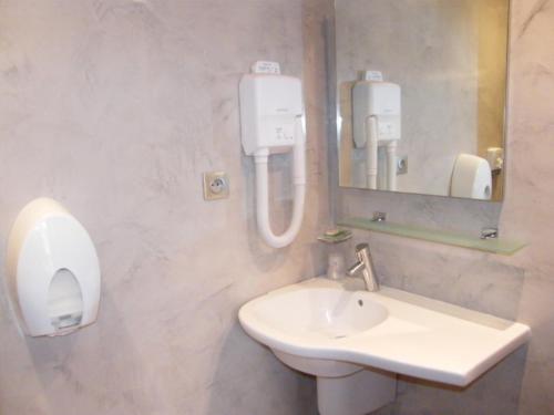 Hôtel Saint-Pierre - image 13