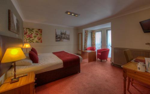 Old Mill Hotel by Greene King Inns - image 4