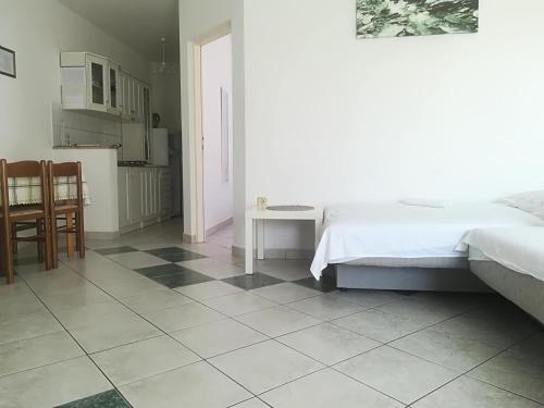  Apartments Vlaovic in Novalja