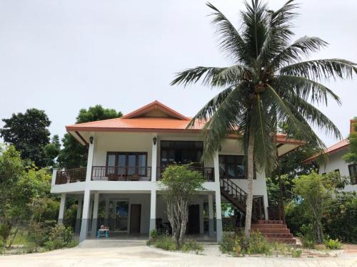 Spacious, luxurious house in the center of Ko Phangan Spacious, luxurious house in the center of Ko Phangan