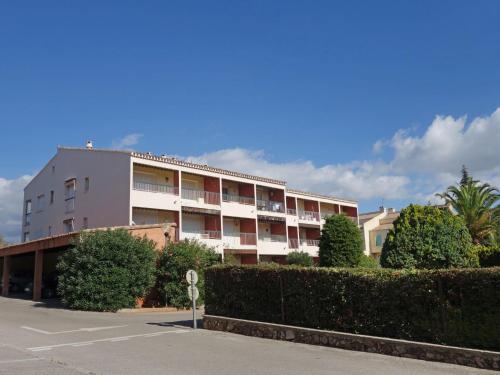 Apartment Hameau de Provence by Interhome in Bandol