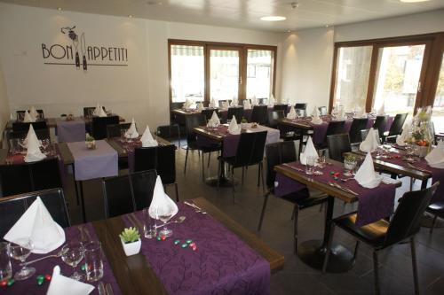 Restoran, Hotel du Rhone in Sion