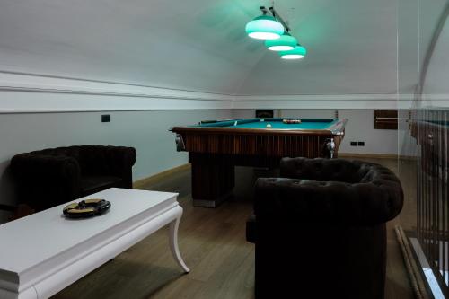 Hotel De Ville - image 11