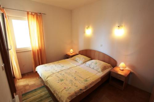 Three-Bedroom Apartment with Terrace and Sea View image 10
