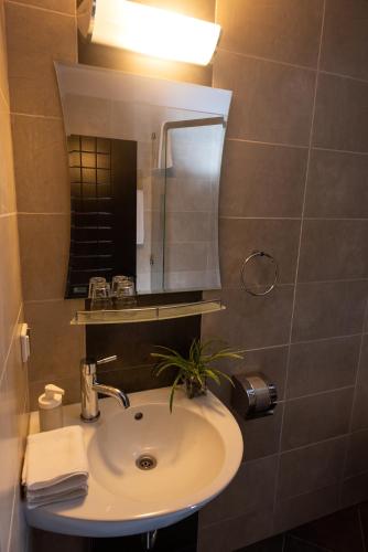 CityHome Aparthotel - image 14