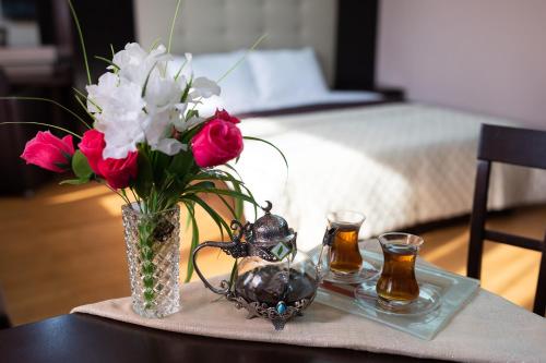CityHome Aparthotel - image 2