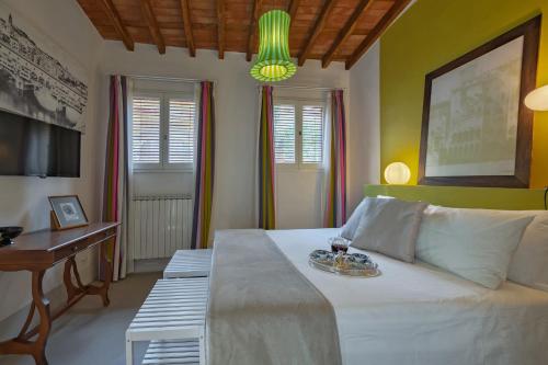 Drom Florence Rooms & Apartments - Tap to explore photos