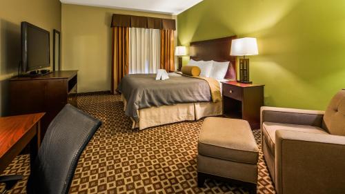 Best Western Plus Chalmette Hotel - image 3
