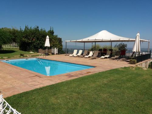 泳池, Can Serrallonga in 卡莫斯