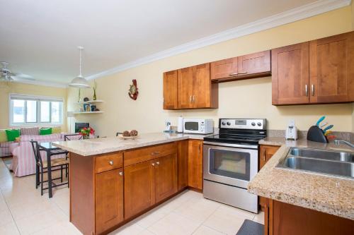 Recreational facilities, Sir Charles Guest House in Eleuthera