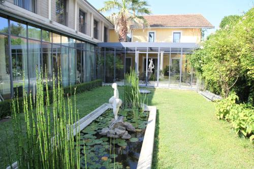 . Logis Hotel La Maison Navarre