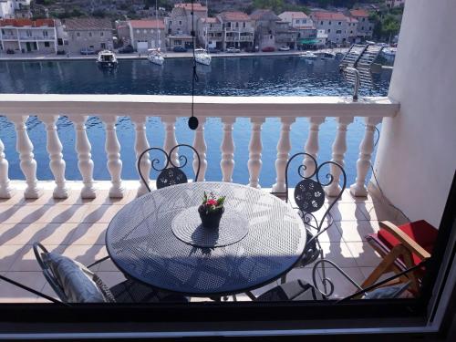 Apartman Riva in Zirje