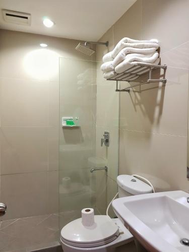 Well Hotel Cebu Room Type - Junior Twin Room