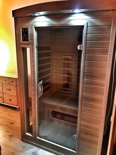 2 bedrooms, 3 beds