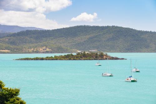 3 Bedroom Ultimate Luxury Waterfront
