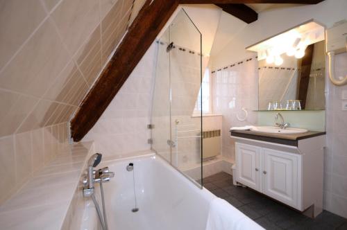 La Cour du Bailli Suites & Spa - image 3