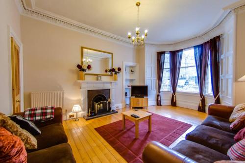 Spacious 3br Apt Moments From The Meadows & Old Town, , Edinburgh and the Lothians