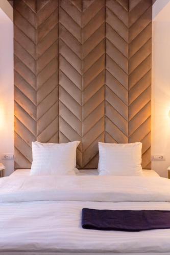 Superior Double Room image 6