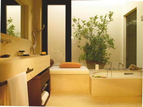 16247086 Verdura Resort