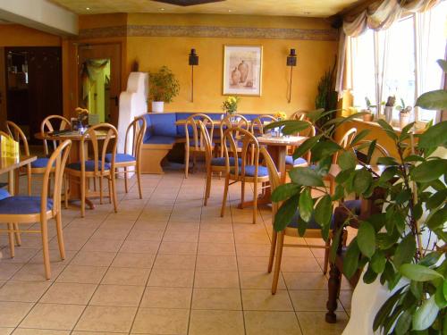 Restaurant, StadtCafe Pension in Grunstadt