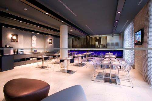 ผับ/เลาจน์, Petit Palace Tamarises in เคตโช