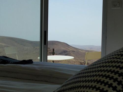 สภาพแวดล้อมโดยรอบ, เดด ซี เดดเซิร์ตส์ เอดจ์ (Dead Sea Desert's Edge) in อาราด