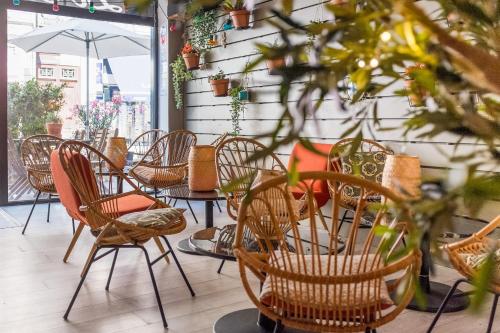 บริการและสิ่งอำนวยความสะดวก, โรงแรมเซ็นทรัล (Hotel Central) in อาวิญง