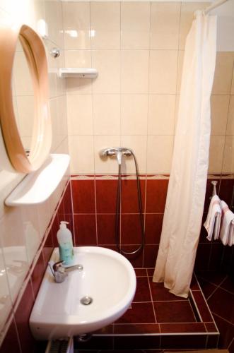 Adri Apartman - image 6
