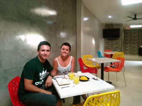HalfWay House Hostel Mactan Cebu Airport – City of Lapu-Lapu, IL