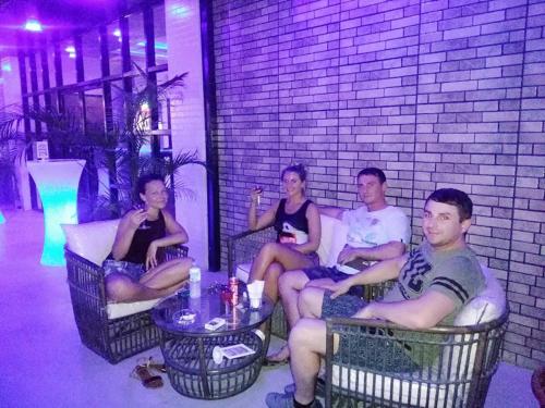 HalfWay House Hostel Mactan Cebu Airport – City of Lapu-Lapu, IL